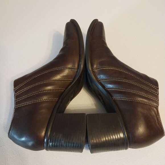 Clark's Women's Ankle Booties 8.5 Brown Chunky Block Heel Slip On Leather Boots - Picture 5 of 10